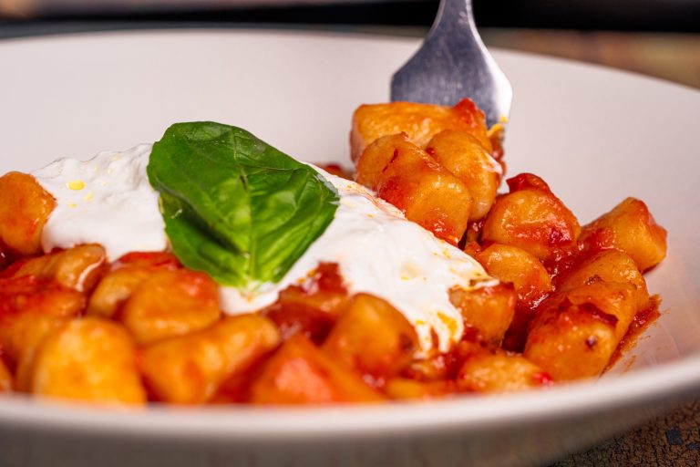 Gnocchi calabresi con salsa di nduja piccante e burrata