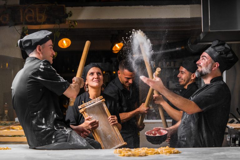 La cocina de Patsa Lab en plena acción